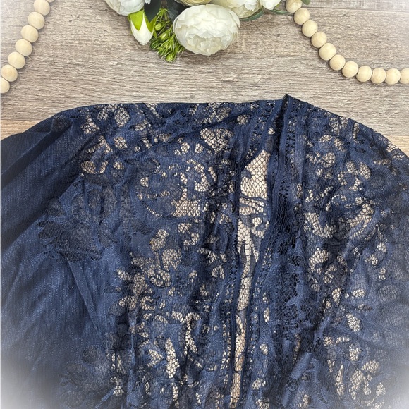 Adorable navy lace duster - Picture 2 of 2